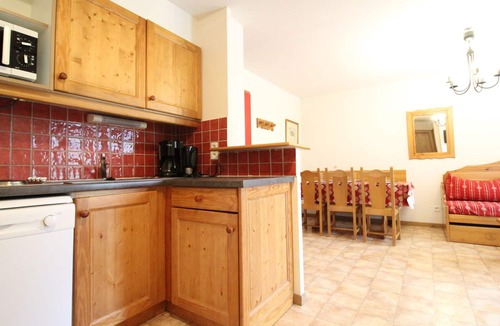 Val Cenis Apartment | Spacious apartment for 6 people at the foot of the slopes with parking and WIFI