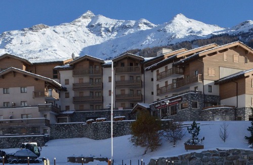 Val Cenis Apartment | Spacious apartment for 6 people at the foot of the slopes with parking and WIFI