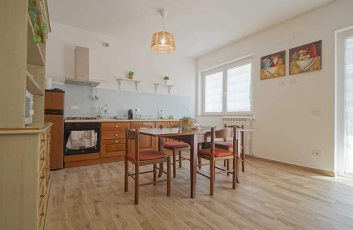 Monterotondo Apartment | Spacious apartment near Rome, with indoor parking and garden