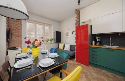 Saska Kepa Apartment | Spacious Apartment | 2 Bedrooms | Balcony and Workspace