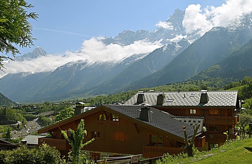 Les Houches Apartment | Spacious Apartment 2 Minutes from Ski Lift, Equipped for Babies