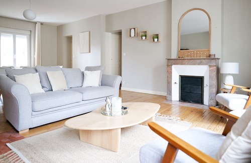 Downtown Angers Apartment | Spacious apartment - 7 people - City center
