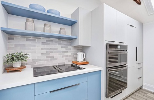 Collingwood Condo | Spacious Apartment in Downtown Collingwood - 229 Hurontario