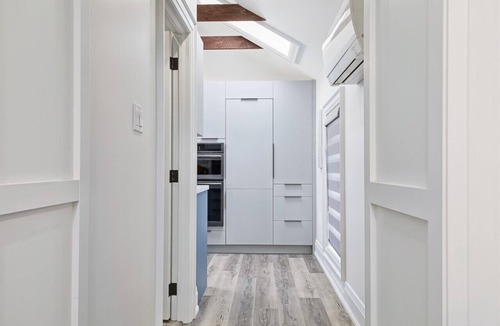 Collingwood Condo | Spacious Apartment in Downtown Collingwood - 229 Hurontario