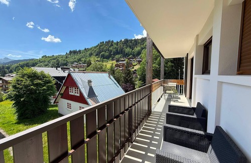 Les Gets Apartment | Spacious apartment, central and quiet, balcony, 6 pax