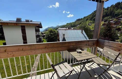 Les Gets Apartment | Spacious apartment, central and quiet, balcony, 6 pax