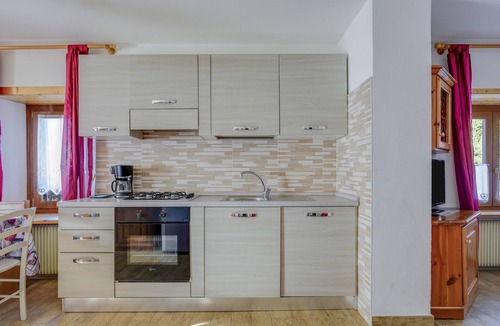 Canazei Apartment | Spacious Apartment “Cesa Crepaz” with Mountain View, Wi-Fi & Garden