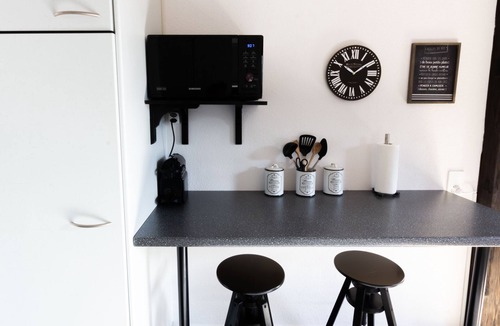Lorraine Apartment | Spacious Apartment: comfortable and central