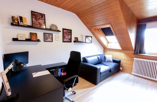 Lorraine Apartment | Spacious Apartment: comfortable and central
