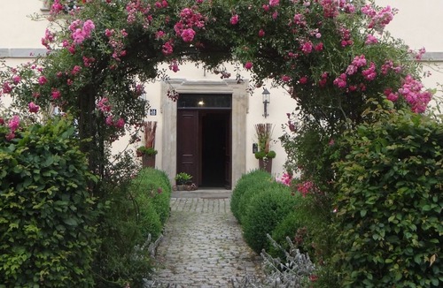 Klosterlangheim Apartment | Spacious apartment with great views and 3,500m2 garden