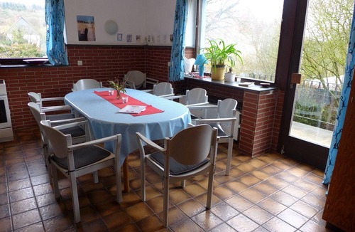Sachsenberg Apartment | Spacious apartment in the Künstlerhaus
