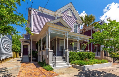 Westside Apartment | Spacious Apartment Downtown