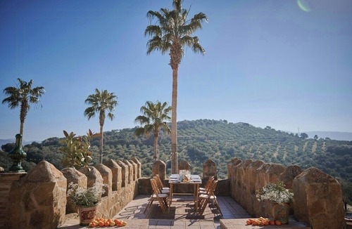 Baena Apartment | Spacious apartment with pool near Córdoba