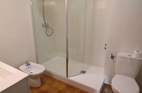 Nerja Apartment | Spacious apartment for 6 people - center - air conditioning - WiFi - parking - beach 250 meters