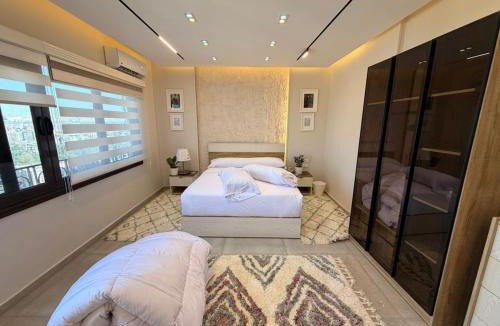 Al Manial Apartment | Spacious Apartment for big Groups with Nile View