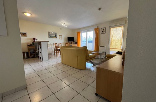 Publier Apartment | Spacious apartment for 6 in Publier with parking and balcony