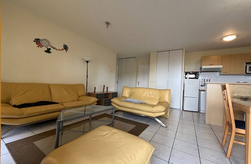 Publier Apartment | Spacious apartment for 6 in Publier with parking and balcony