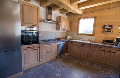 Valloire Apartment | SPACIOUS APARTMENT FOR A DREAM VACATION IN A CHALET FOR 14 PEOPLE