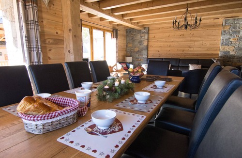 Valloire Apartment | SPACIOUS APARTMENT FOR A DREAM VACATION IN A CHALET FOR 14 PEOPLE