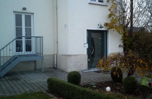 Poettmes Apartment | Spacious apartment in the country