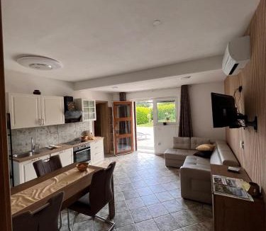 Predjama Apartment | Spacious apartment in nature with sauna!