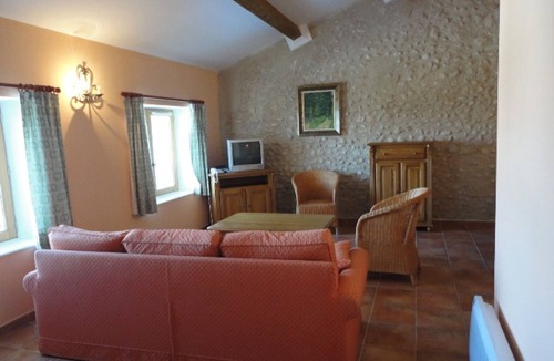 Brunet Apartment | Spacious apartment in Valensole with pool