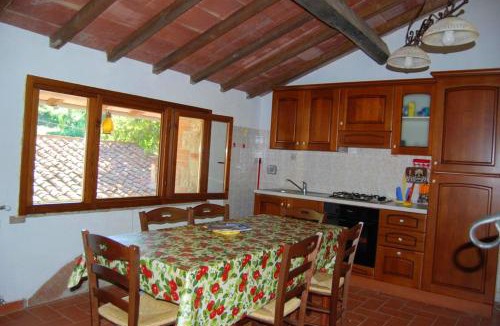 Massa Marittima Apartment | Spacious Apartment in Massa Marittima with Shared Pool