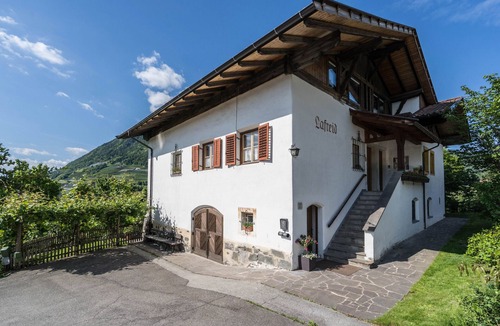 Lagundo Apartment | Spacious Apartment “Lafreid Algund” near Merano with Mountain View, Wi-Fi & Garden