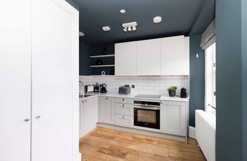 West End Apartment | Spacious Apartment next to West End