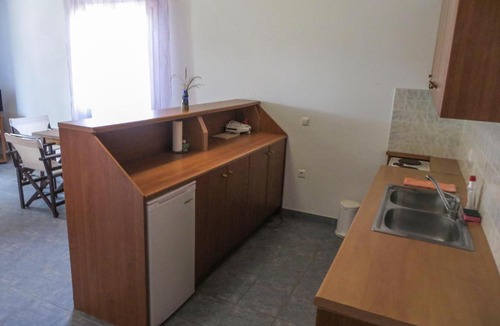 Methoni House | Spacious Apartment on the Beach, Methoni