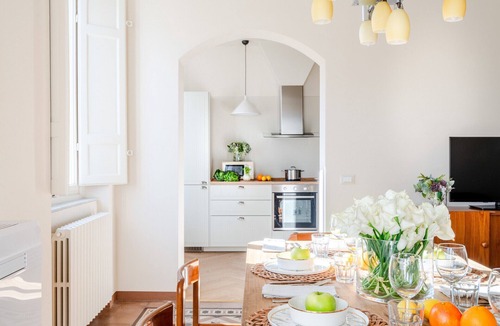 Lucca Historical Center Apartment | Spacious Apartment Overlooking the Canal in Lucca – 3 Bedrooms, 2 Bathrooms