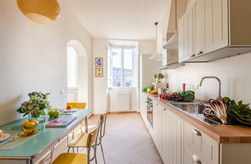 Lucca Historical Center Apartment | Spacious Apartment Overlooking the Canal in Lucca – 3 Bedrooms, 2 Bathrooms