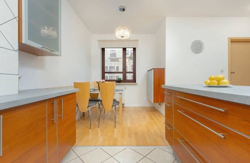 Saska Kepa Apartment | Spacious Apartment | Parking | Workspace