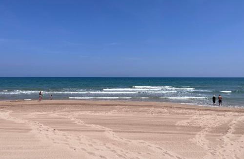 Miramar Beach Apartment | Spacious Apartment Right Next to Miramar Beach