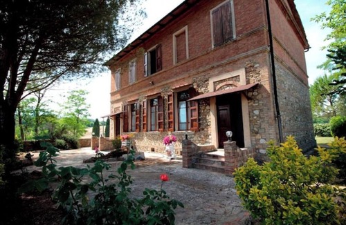 Simignano House | Spacious apartment strategically located for visiting Siena and province