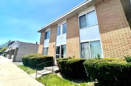 Lincoln Park Apartment | spacious apartment. clean & updated Quiet neighborhood near downtown Lincolnpark