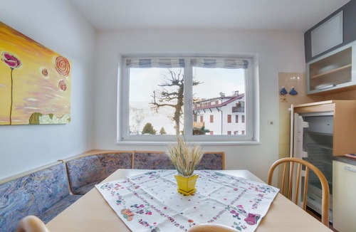 Moena Apartment | Spacious Apartment “Villa Pineta”with Mountain View