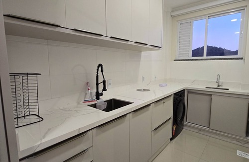 Centro Apartment | Spacious Apartment with Pool in the Center of Bombinhas