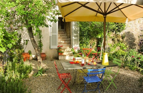 Lucignano Apartment | Spacious Apartment with Gorgeous Garden in the Heart of a Tuscan Town