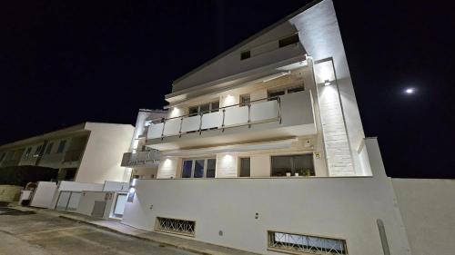 Punta Secca Apartment | Spacious apartment with sea view in Punta Secca