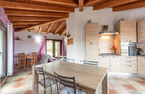 Tergu Apartment | Spacious apartment with sea and mountain views