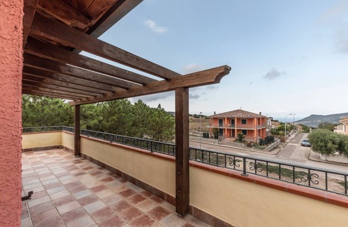 Tergu Apartment | Spacious apartment with sea and mountain views