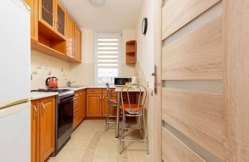 Saska Kepa Apartment | Spacious Apartment with Balcony | Close to the National Stadium