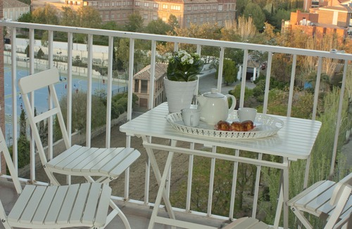 Cervantes Condo | SPACIOUS APARTMENT WITH BEAUTIFUL VIEWS PARKING IN THE CENTER