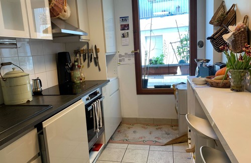 Quinze-Vingts Apartment | Spacious apartment with sunny terrace