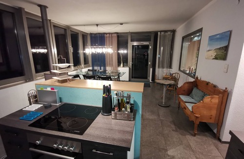 Loevenich Apartment | Spacious apartment with terrace (101 sqm.) close to the city (3 min S-Bahn) in the countryside