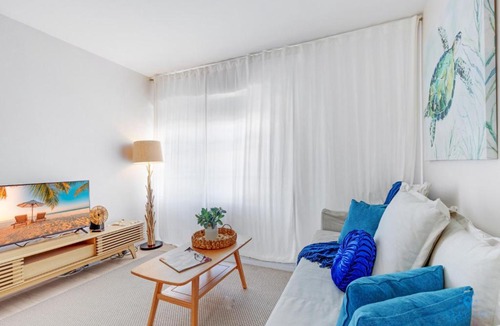 North Beach Apartment | Spacious Apt 2 Blocks to Beach and Collins Park