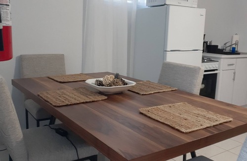 Bucarabones Apartment | Spacious Apt Step to the River (1F)