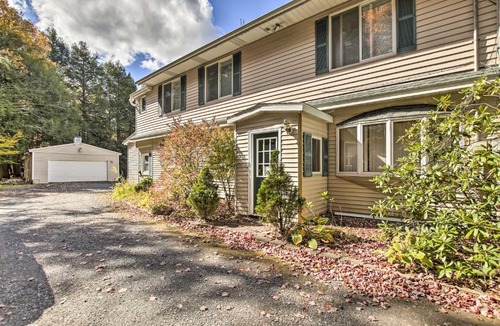 Windham Apartment | Spacious Apt w/Yard: 3 Mi to Windham Mountain