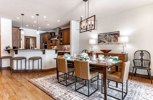 Edwards House | Spacious Arrowhead Townhome with Easy Slope Access, Community Pool & Hot Tub
